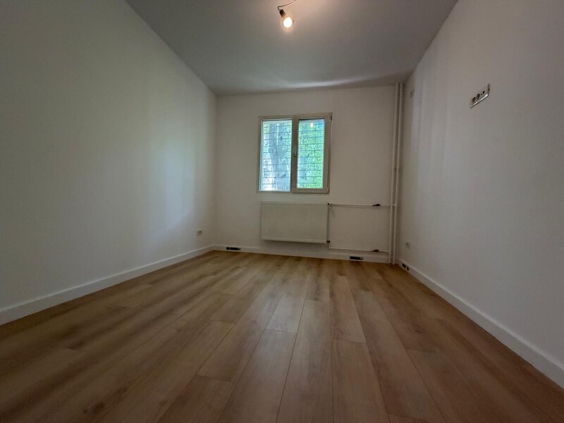 Titan, 3 minute metrou