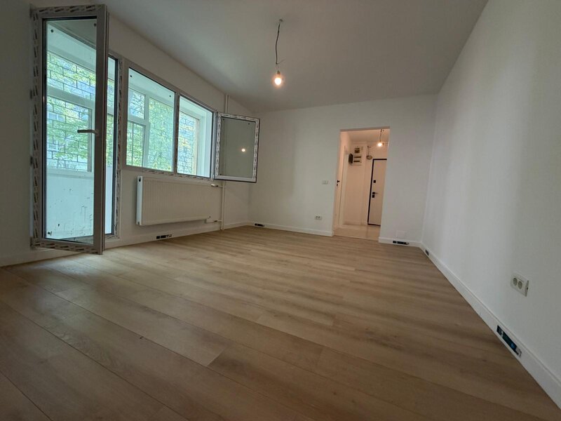 Titan, 3 minute metrou