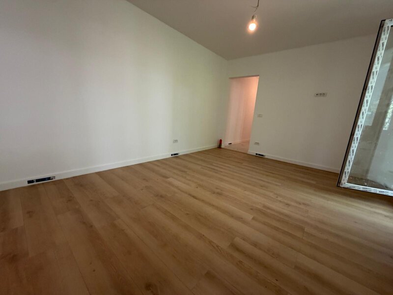 Titan, 3 minute metrou